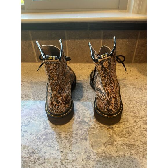 Dr. Martens Vintage 1460 Pascal Snakeskin Print 8 Eye Lace Up Boot Women 7 Men 5 - Picture 4 of 6